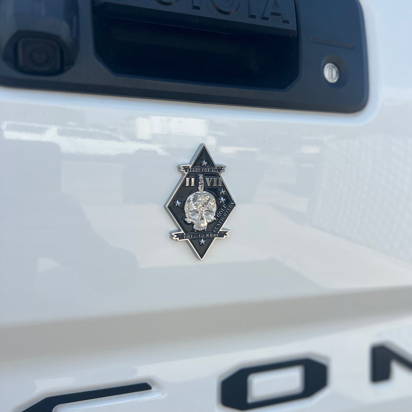 2/7 Golf Gunfighters Car Badge